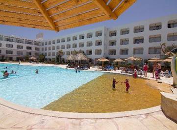egipat\hurgada\primasol titanic resort\view-from-the-pool-bar.jpg
